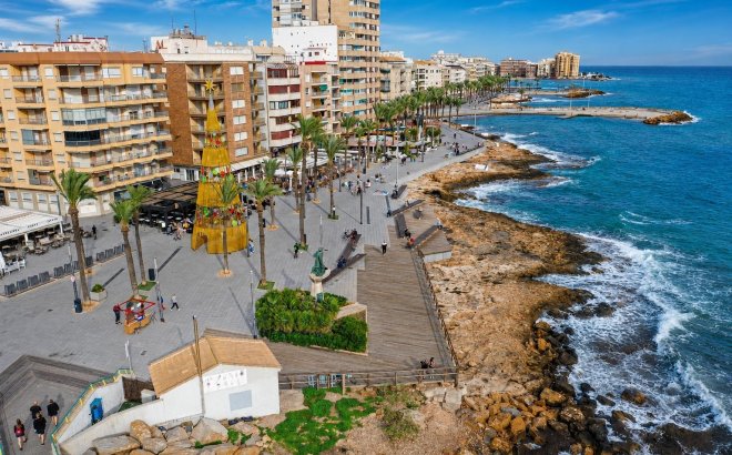 Resale - Apartment -
Torrevieja - Centro
