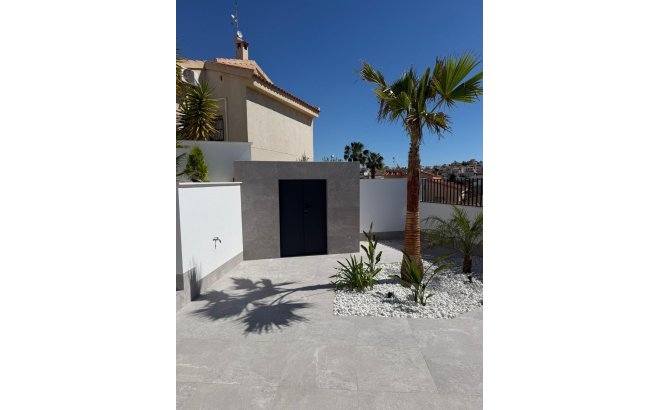 Resale - Villa -
Ciudad Quesada - La Marquesa