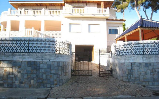 Resale - Villa -
Campoamor - Costa Blanca