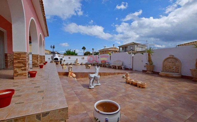 Resale - Villa -
Cabo Roig - Costa Blanca