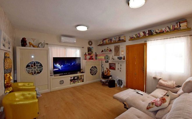Resale - Villa -
Cabo Roig - Costa Blanca