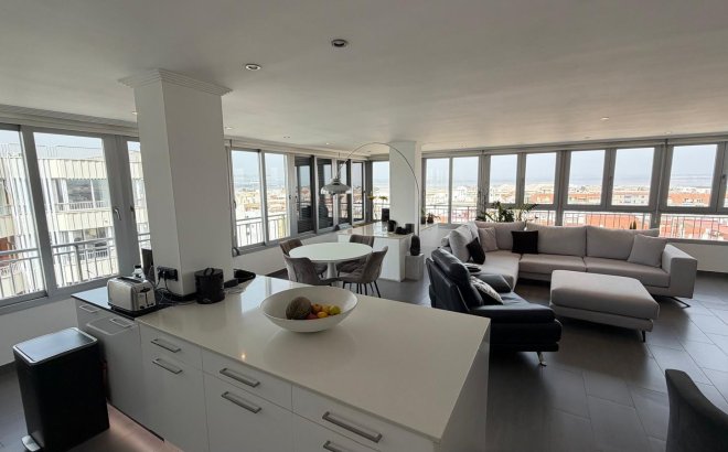 Resale - Apartment -
Torrevieja - Acequion