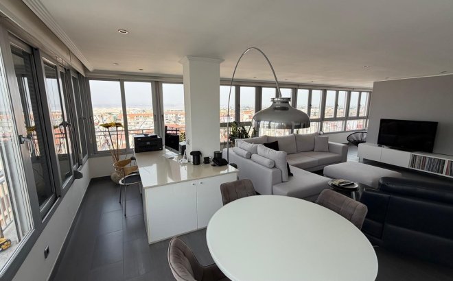 Resale - Apartment -
Torrevieja - Acequion