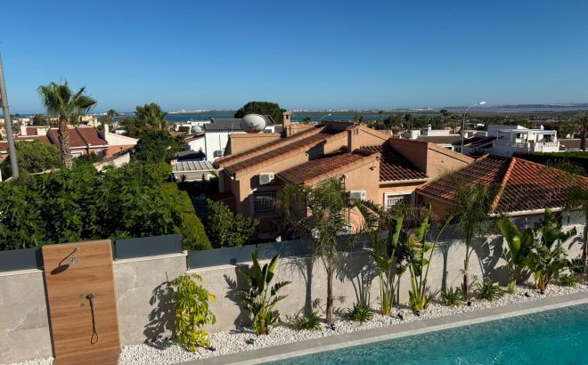 Resale - Villa -
Ciudad Quesada - Centro De La Ciudad Quesada