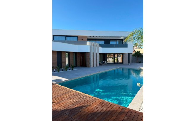 Resale - Villa -
Ciudad Quesada - Centro De La Ciudad Quesada