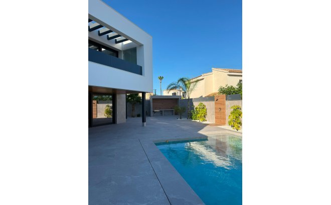 Resale - Villa -
Ciudad Quesada - Centro De La Ciudad Quesada