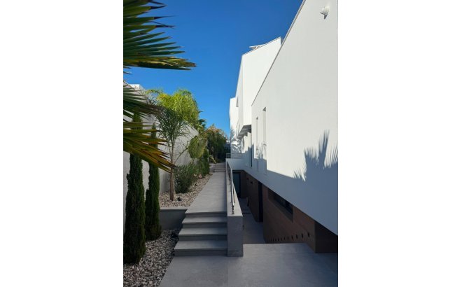 Resale - Villa -
Ciudad Quesada - Centro De La Ciudad Quesada
