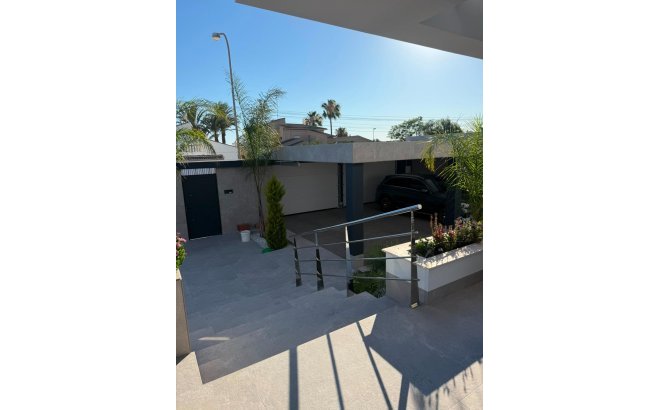 Resale - Villa -
Ciudad Quesada - Centro De La Ciudad Quesada