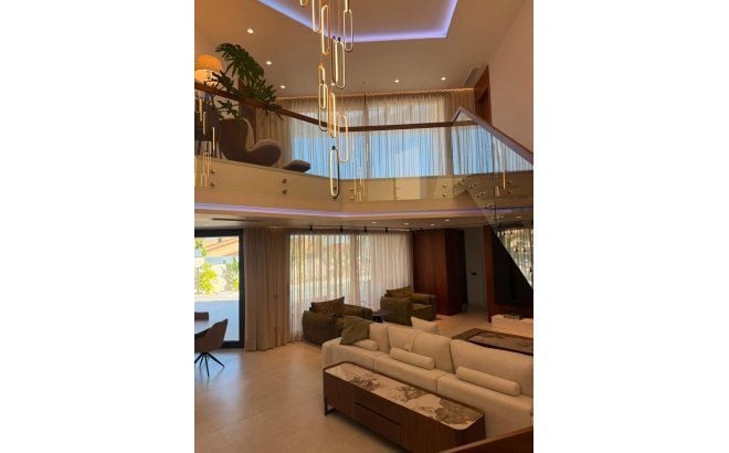 Resale - Villa -
Ciudad Quesada - Centro De La Ciudad Quesada