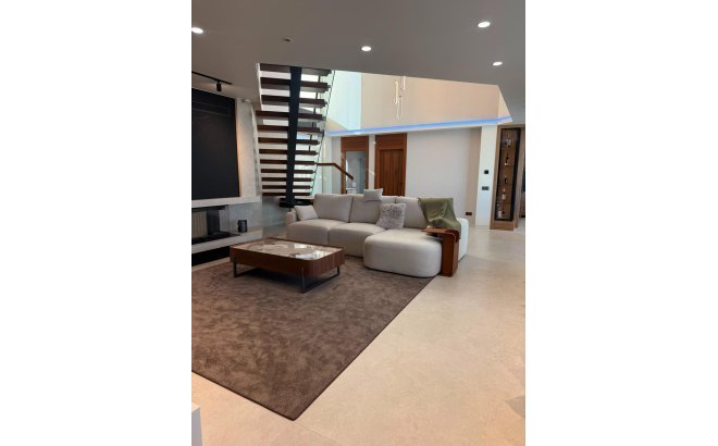 Resale - Villa -
Ciudad Quesada - Centro De La Ciudad Quesada
