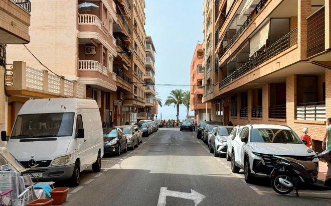 Herverkoop - Penthouse -
Torrevieja - Playa del Cura