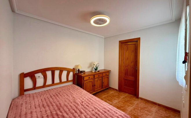 Herverkoop - Penthouse -
Torrevieja - Playa del Cura