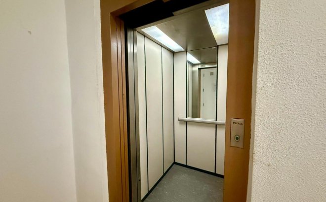 Herverkoop - Penthouse -
Torrevieja - Playa del Cura