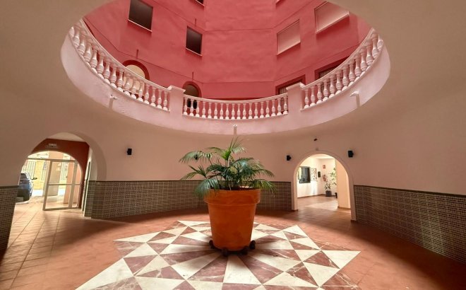 Herverkoop - Appartement -
Torrevieja - Playa de los Locos