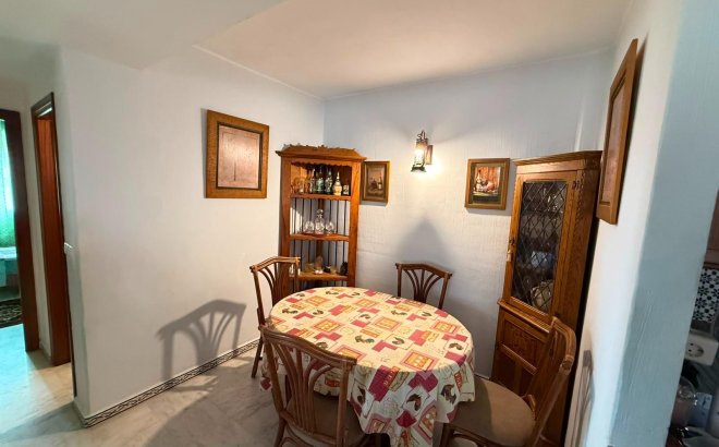 Herverkoop - Appartement -
Torrevieja - Playa de los Locos