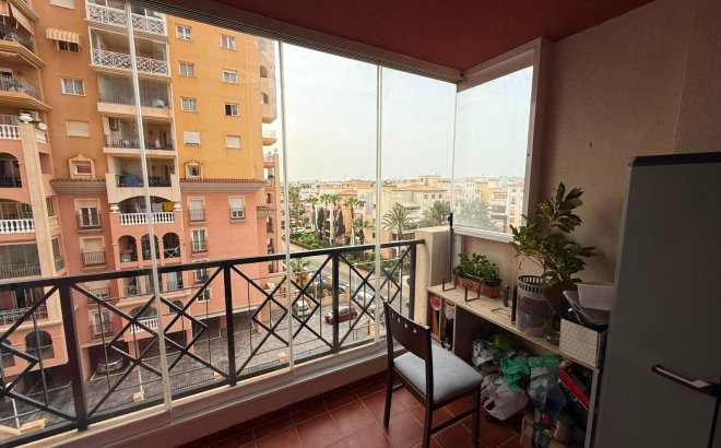 Herverkoop - Appartement -
Torrevieja - Playa de los Locos