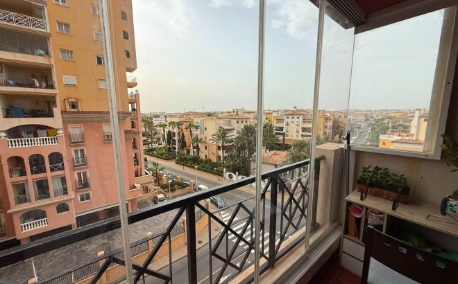 Herverkoop - Appartement -
Torrevieja - Playa de los Locos