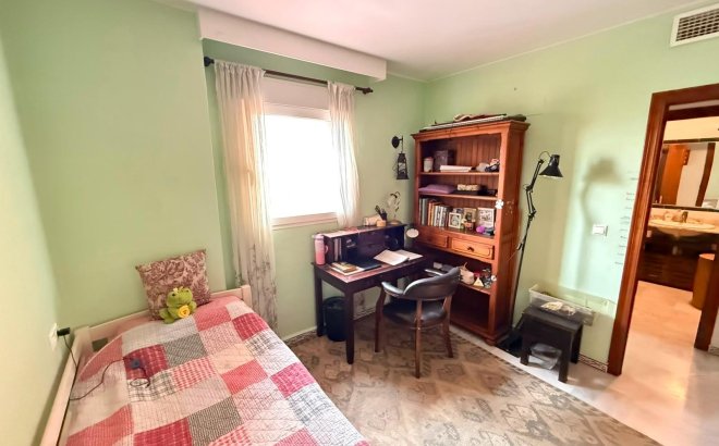 Herverkoop - Appartement -
Torrevieja - Playa de los Locos