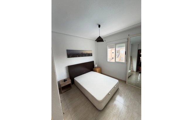Herverkoop - Appartement -
Torrevieja - Centro