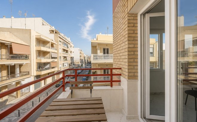 Herverkoop - Appartement -
Torrevieja - Costa Blanca