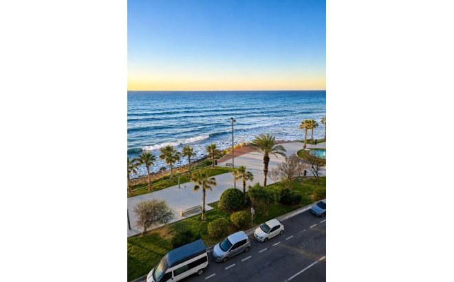 Herverkoop - Appartement -
Torrevieja - Playa del Cura