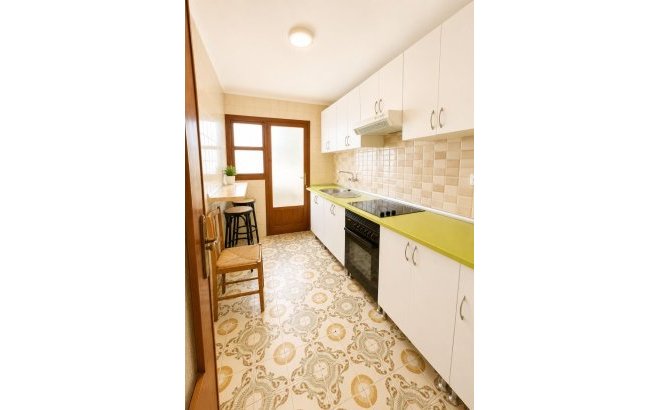 Herverkoop - Appartement -
Torrevieja - Playa del Cura