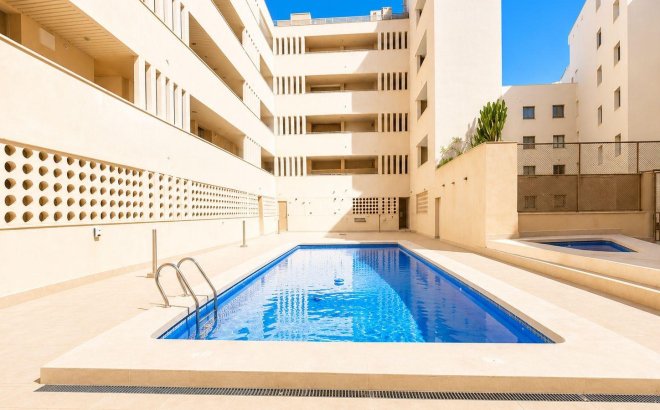 Herverkoop - Appartement -
Torrevieja - Playa del Cura