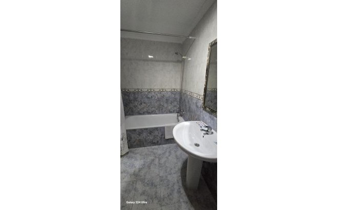 Herverkoop - Appartement -
Torrevieja - PARQUE DE LAS NACIONES