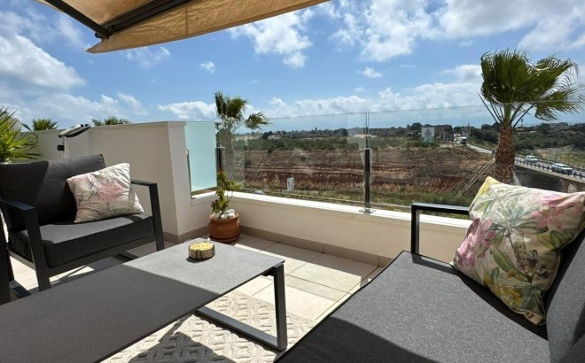 Herverkoop - Dúplex -
Orihuela Costa - Costa Blanca