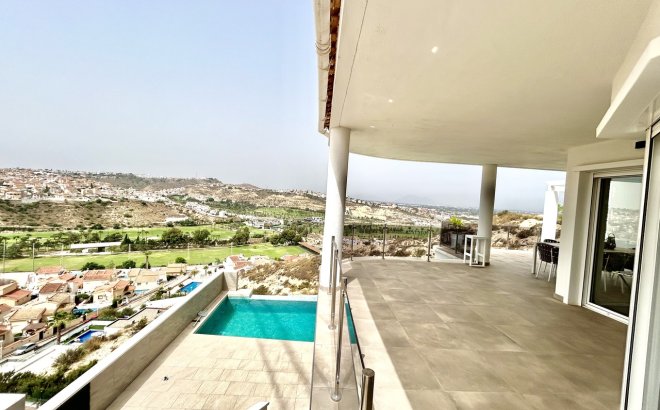 Resale - Villa -
Ciudad Quesada - Costa Blanca