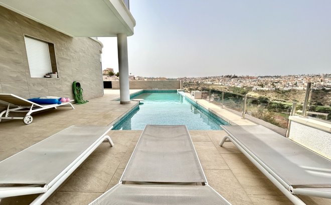 Resale - Villa -
Ciudad Quesada - Costa Blanca