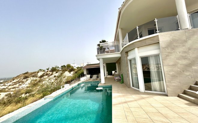 Resale - Villa -
Ciudad Quesada - Costa Blanca