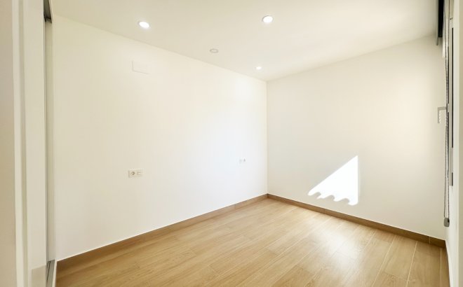 Resale - Apartment -
Orihuela Costa - Costa Blanca