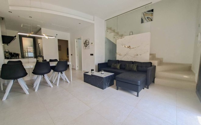 Revente - Villa -
Villamartin - Costa Blanca