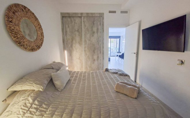 Revente - Villa -
Villamartin - Costa Blanca