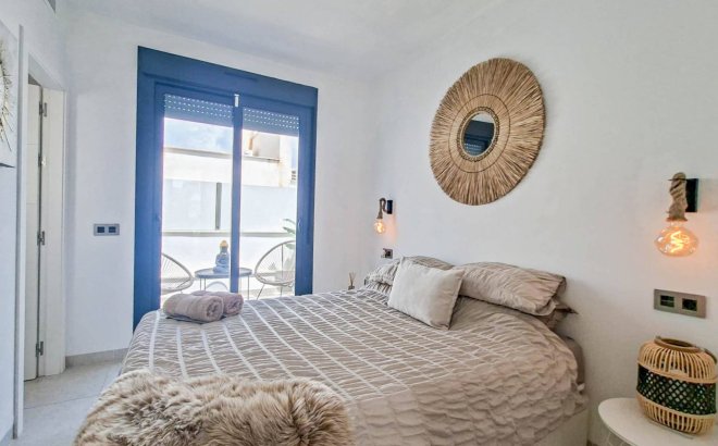 Revente - Villa -
Villamartin - Costa Blanca