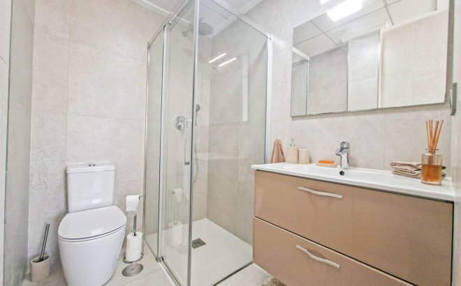 Revente - Villa -
Villamartin - Costa Blanca