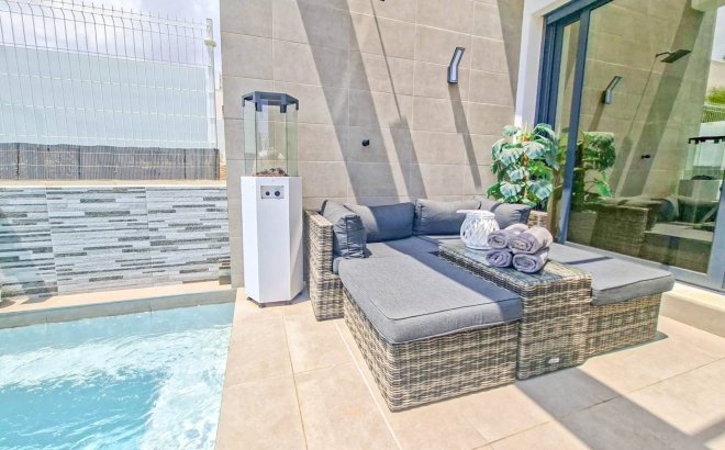Revente - Villa -
Villamartin - Costa Blanca