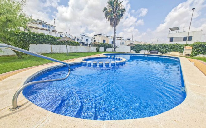 Revente - Villa -
Villamartin - Costa Blanca
