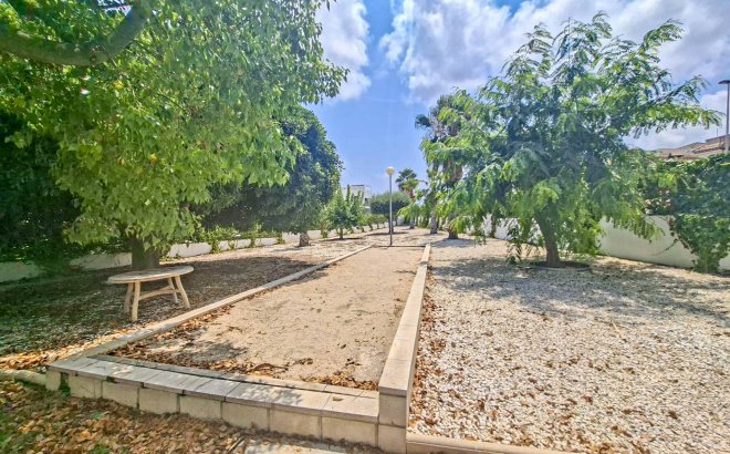 Revente - Villa -
Villamartin - Costa Blanca
