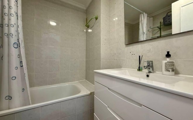 Resale - Apartment -
Torrevieja - Acequion