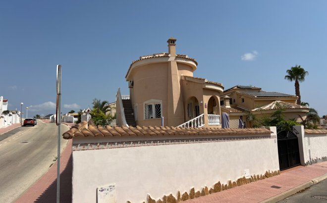Resale - Villa -
Ciudad Quesada - Costa Blanca