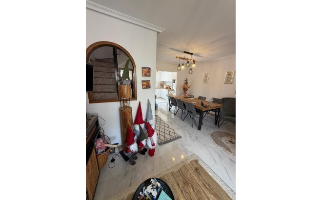Resale - Bungalow -
Torrevieja - Zona Los Frutales