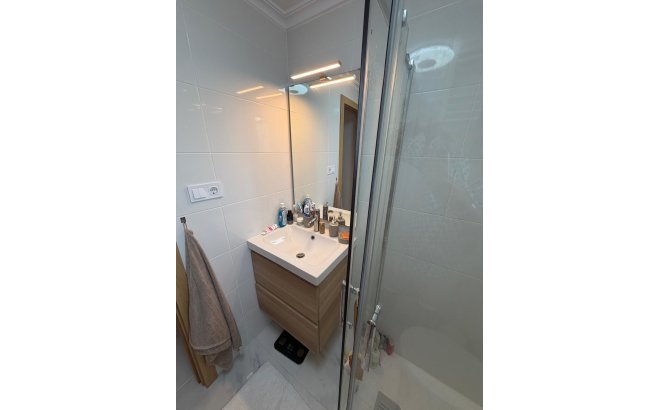 Resale - Bungalow -
Torrevieja - Zona Los Frutales
