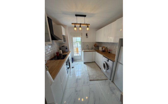Resale - Bungalow -
Torrevieja - Zona Los Frutales