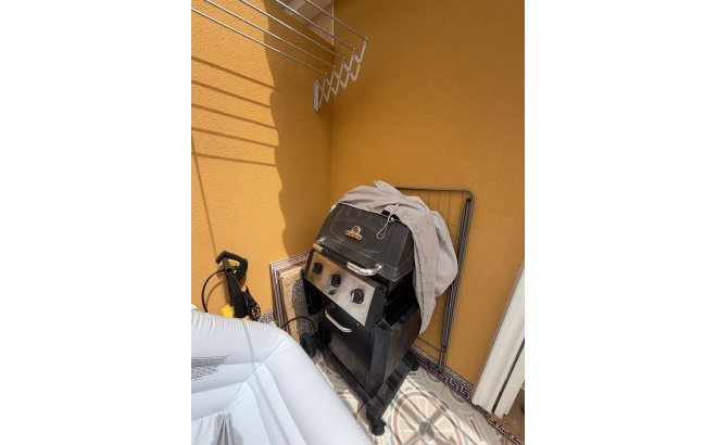 Resale - Bungalow -
Torrevieja - Zona Los Frutales