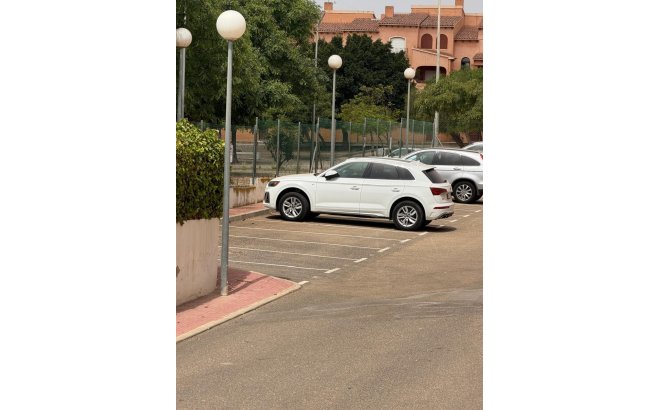 Resale - Bungalow -
Torrevieja - Zona Los Frutales