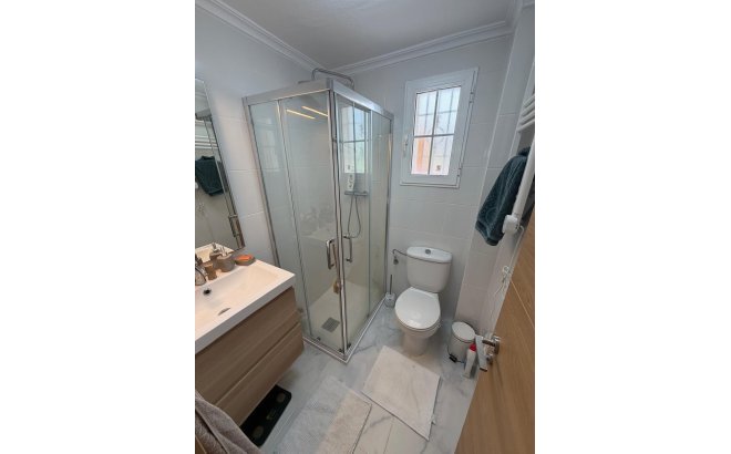 Resale - Bungalow -
Torrevieja - Zona Los Frutales