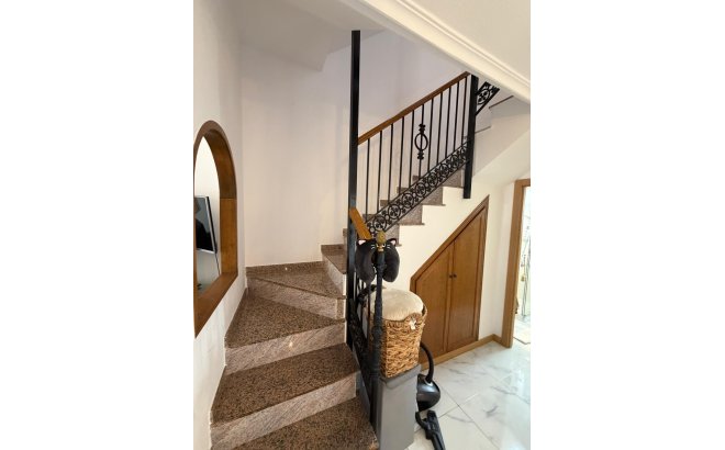 Resale - Bungalow -
Torrevieja - Zona Los Frutales