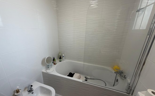 Resale - Bungalow -
Torrevieja - Zona Los Frutales